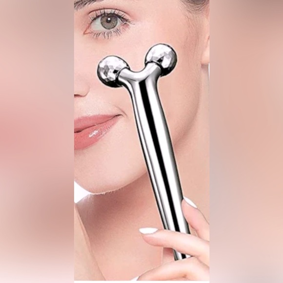 Silver 3D style Facial Roller - Picture 1 of 14